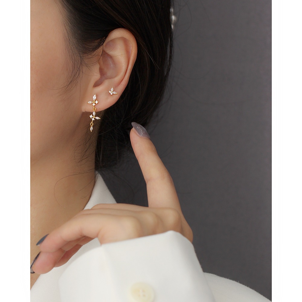 4g Weight 925 Sterling Silver Ear Needle Material Rhinestones Inlay Material 925 Sterling Silver Rhinestones Flower Ear Studs