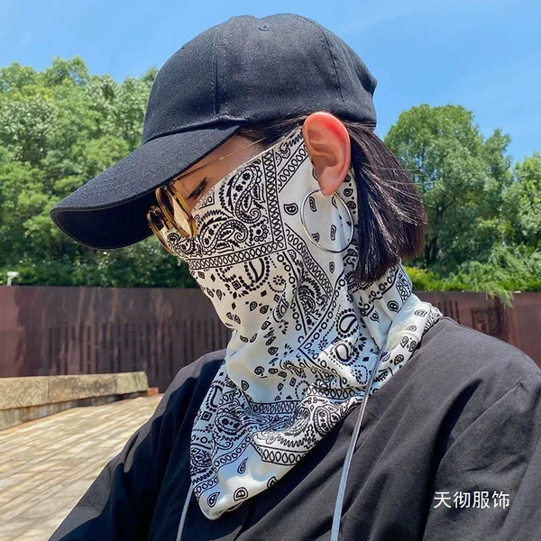 Sun Protection Mask for Men and Women, Ice Silk Ear-Hanging Neck Gaiter, Summer Sunshade Face Mask, Sleeve Cover, Paisley Pattern for Cycling