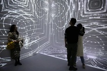 融合展馆激光四折幕沉浸式互动全息展示方案设计施工全息cave投影