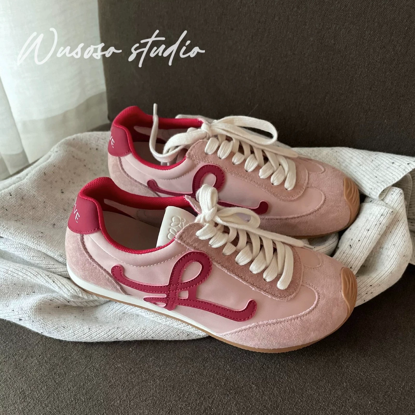 Сетка красная та же спотовая женская обувь 2025 новая повседневная спортивная обувь женская плоская обувь на шнуровке