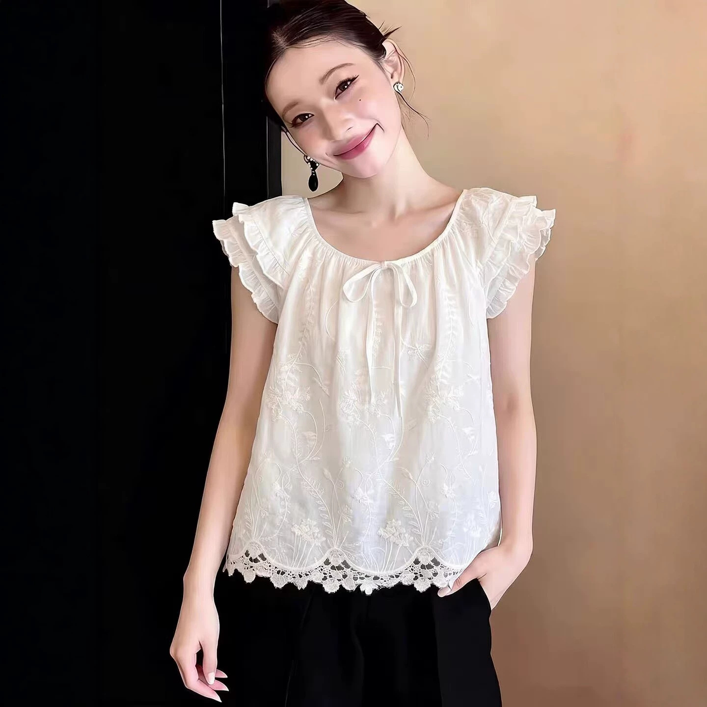 Áo sơ mi nữ tay phồng thêu hoa kiểu Nhật cổ tròn — trắng chi tiết 1