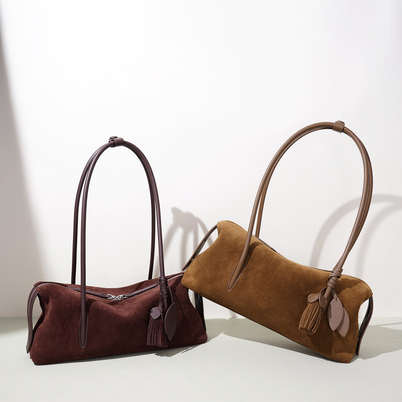 2026 Fall/Winter New Classic Boston Bag, Casual Matte Women's Bag, Niche Genuine Leather Simple Shoulder Bag with a High-End Feel 2026 Fall/Winter New Classic Boston Bag, Casual Matte Women's Bag, Niche Genuine Leather Simple Shoulder Bag with a High-End Feel