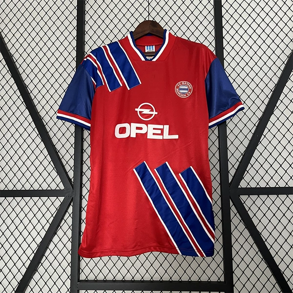 1993-95 Bayern home court