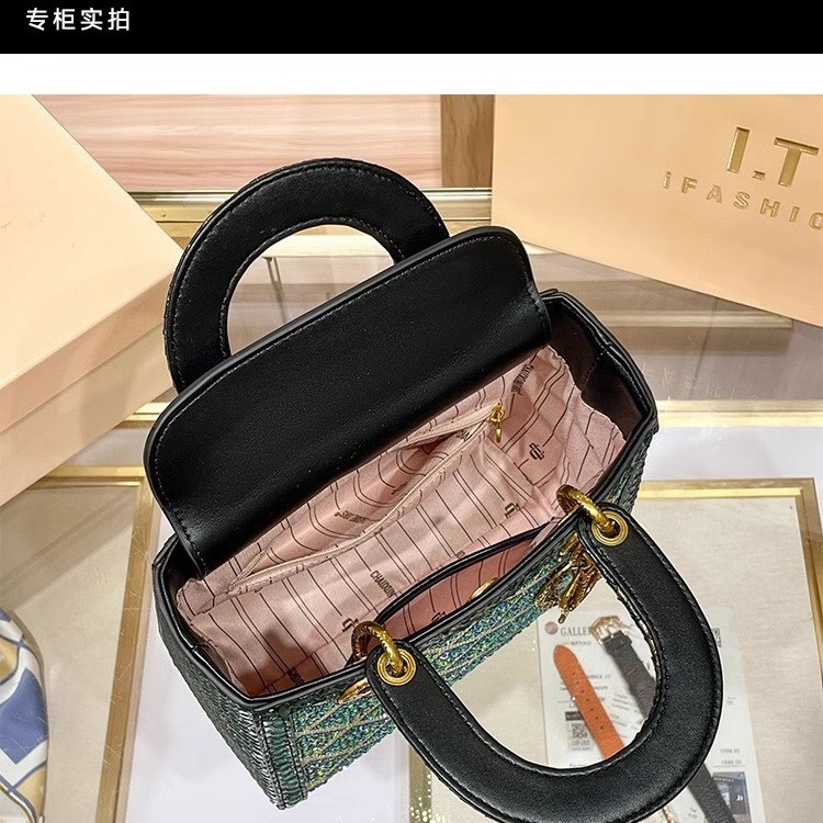 Bolso Lady Dai 2024 nuevo temperamento de diamante con incrustaciones de agua de alta gama, bolso de mujer de gran marca, bolso de hombro