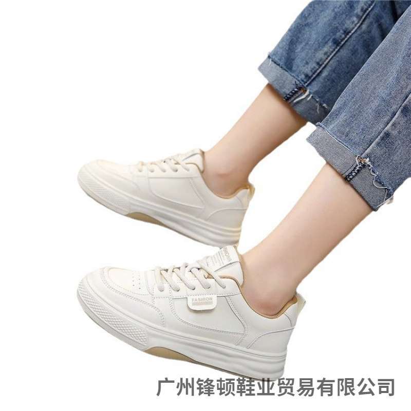 Zapatos gruesos, zapatos deportivos, 2025, zapatos blancos de cuero de estilo explosivo, zapatos de mujer de todo fósforo de nuevo estilo para mujer, zapatos de fondo de otoño, zapatos casuales