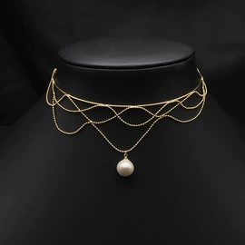 项链;耳钉;手链