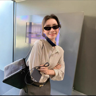 �����¿�l�y�L�����eͨ�ڰٴ����r��Ů ��ײ���{ɫ�l�y�r��