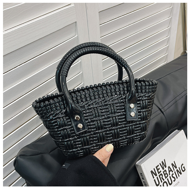 2025 New trendy and versatile crossbody mini vegetable basket jelly bag, fashionable hand-held woven bag, mini tote women's bag undefined