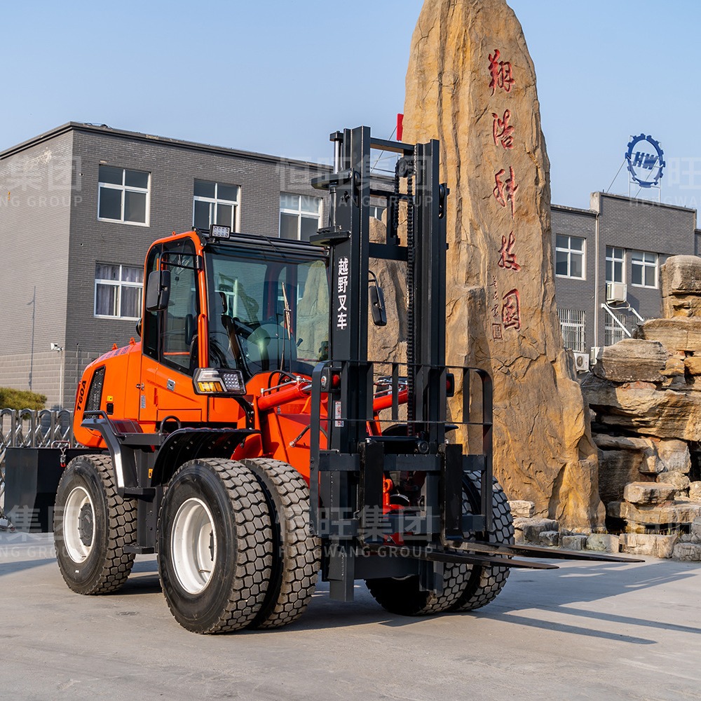 四驱越野叉车全地形叉车运输车越野叉车装卸货山区沙漠运输油叉车