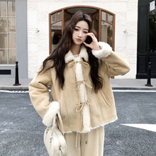 卡其色羊羔毛棉服外套女2025冬新款巨好看超火洋气小个子短款棉袄