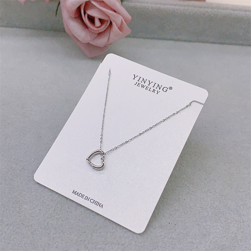 광택 있는 속이 빈 하트