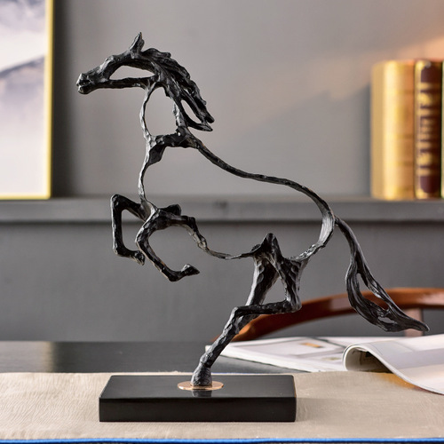 Minimalist modern cast iron animal horse craft decoration creative home decor liquor cabinet living room study model room