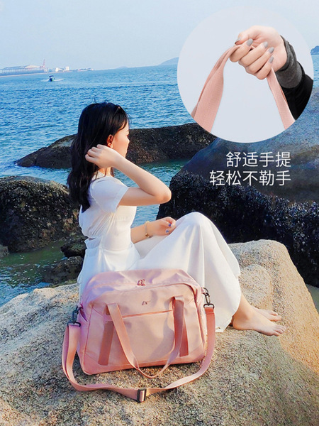 Shoulder bag for swimming wet and dry separation