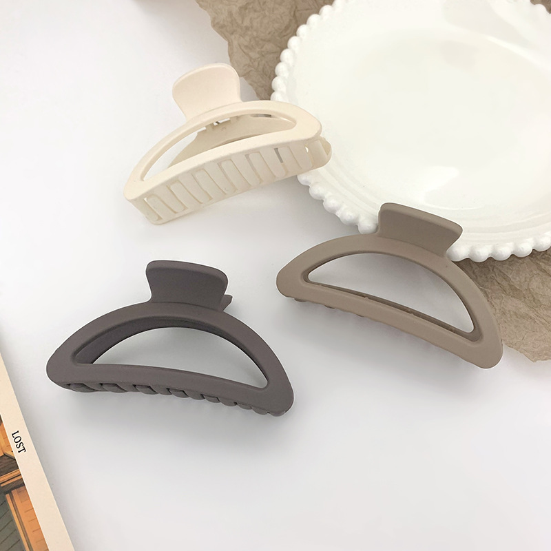 2022 Nueva horquilla esmerilada simple joyería de horquilla atmosférica elegante clip curvado joyería de moda al por mayor