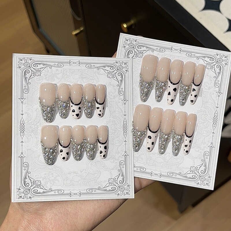Yizhigu [Cold Silver French Style] High-end Nude Galaxy Fine Glitter Studded French Cow Pattern Handmade Wearable Nails