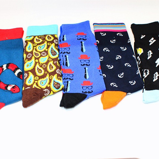 Calcetines creativos de algodón de los hombres de fábrica personalidad a media pierna personalidad transfronteriza de dibujos animados femeninos personalidad al por mayor calcetines animales de estilo europeo y americano