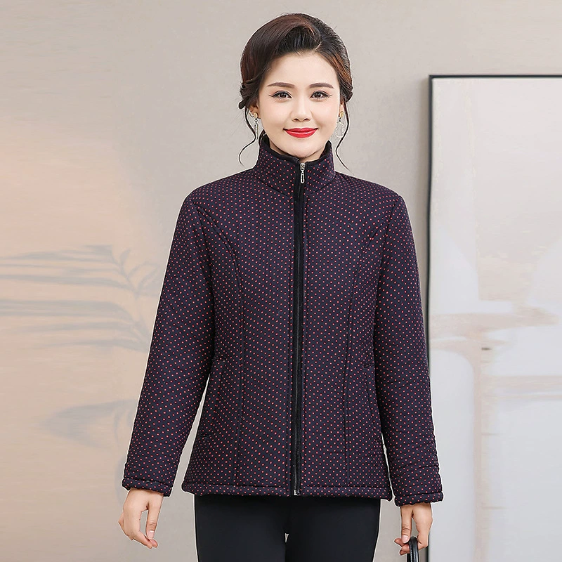 Женская хлопчатобумажная одежда среднего и пожилого возраста модная повседневная дикая темпераментная зимняя 2024 новая пожилая теплая хлопчатобумажная одежда