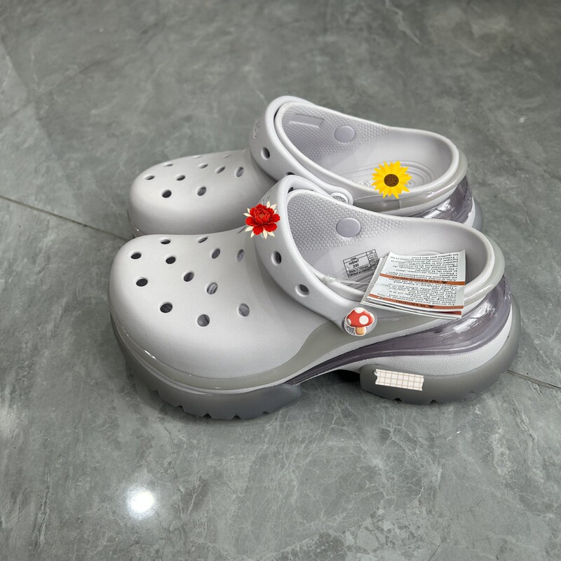 In-Stock Little Dolphin Clogs, Casual and Comfortable, Versatile for Bathroom Use, Suitable for Couples, Men and Women, Beach Shoes, Available for Wholesale and Dropshipping In-Stock Little Dolphin Clogs, Casual and Comfortable, Versatile for Bathroom Use, Suitable for Couples, Men and Women, Beach Shoes, Available for Wholesale and Dropshipping