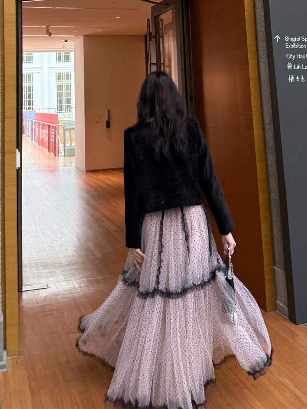 バレエ風アンドロメダのネット糸は蓬蓬蓬スカートの子供2025の新型の高腰が痩せている青い波点の半身のロングスカートをつなぎ合わせた