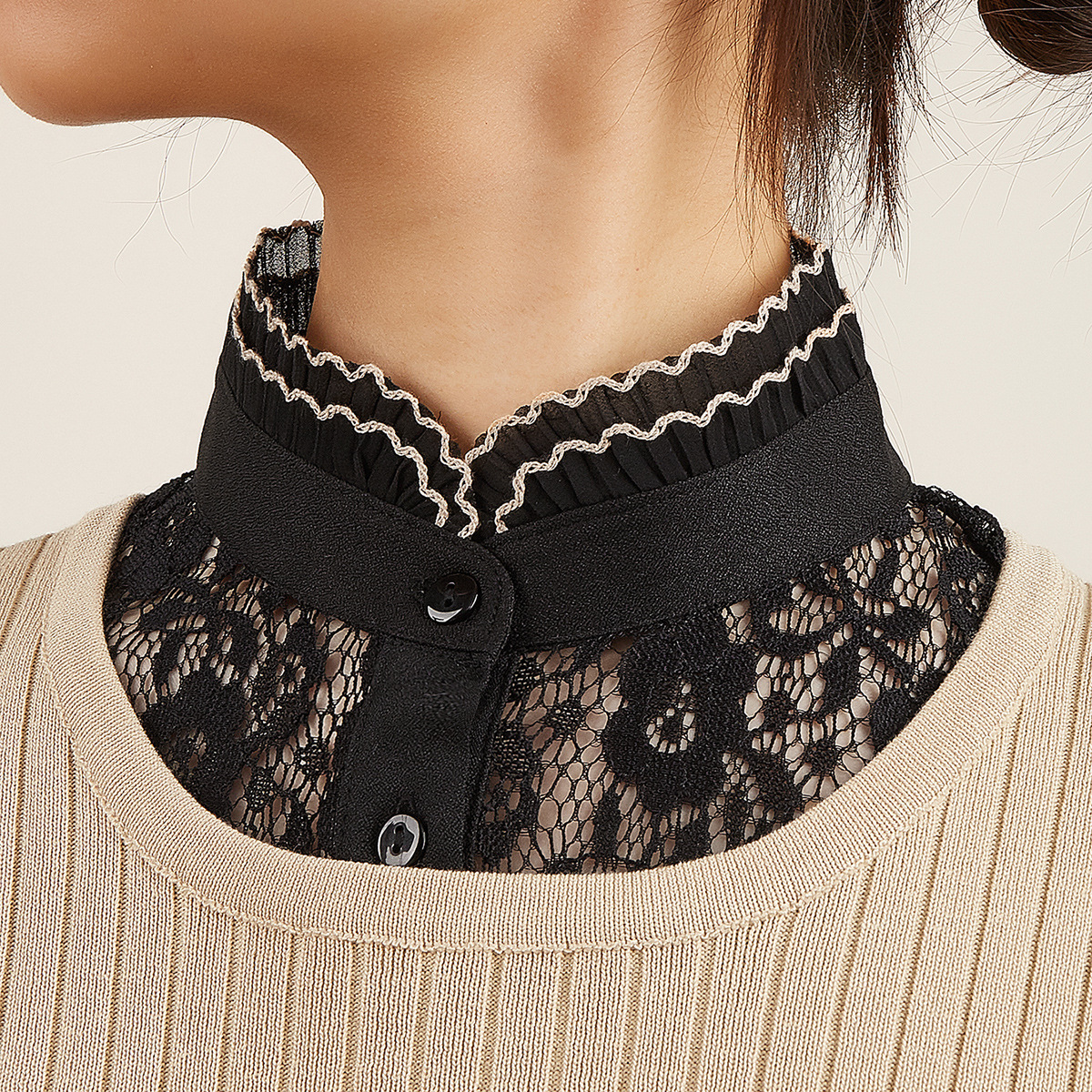 레이스 블랙 프놈펜 칼라