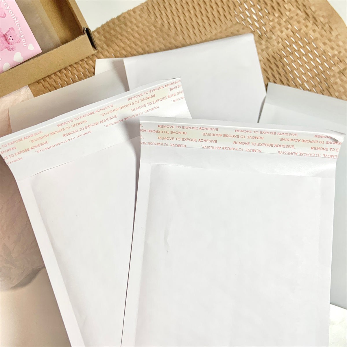 Entrega de la tarjeta esencial ins bolsa de burbuja de papel Kraft Blanco Bolsa De sobre bolsa de embalaje de tarjeta pequeña bolsa autoadhesiva a prueba de golpes de alto aspecto