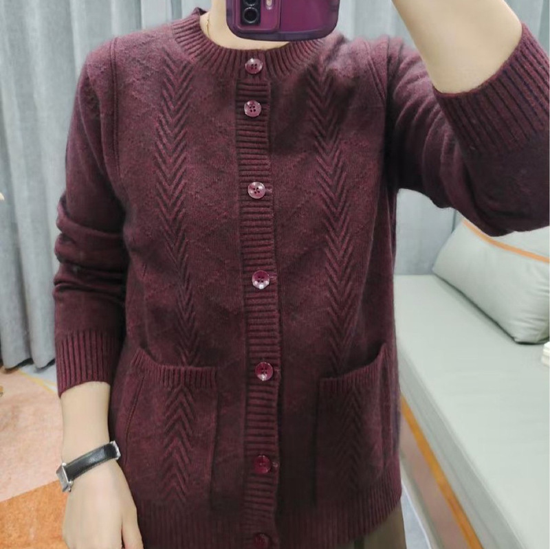 Super cost-effective big factory tail yarn now do] middle-aged and old ladies cashmere sweater knitted cardigan coat mother sweater thick