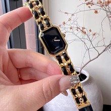 վ��С���L�й��L����ŮʿʯӢ�ֱ��ڽ𾎿����͹ŷ���Ů��