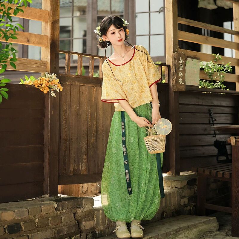 Original Tang-style Hanfu for women, 2026 new model, Tang round-neck short-sleeve top, embroidered elastic lantern pants, fresh and simple ancient costume