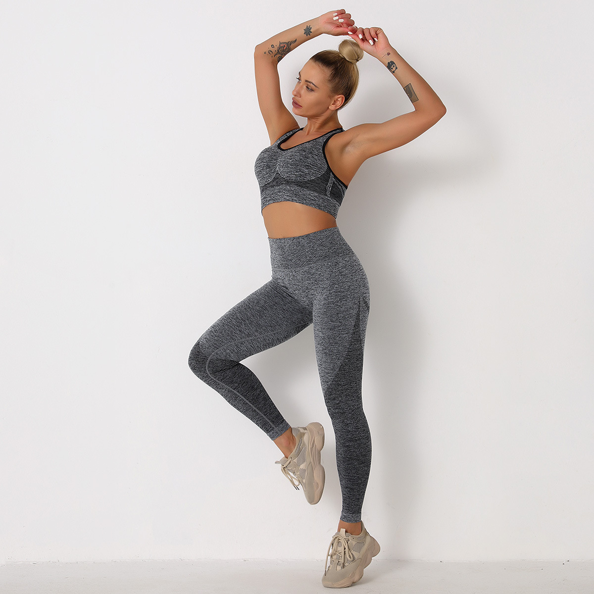 Conjunto de sujetador deportivo de sujeción ligera y legging de cintura ancha sin costuras NSLX48726