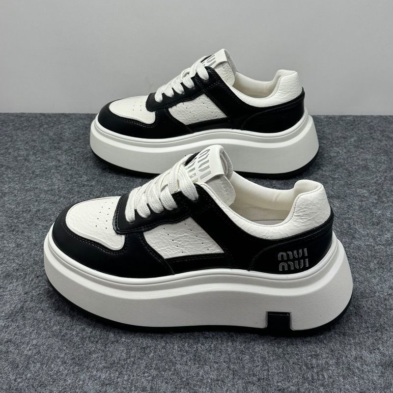 Zapatos de suela gruesa de cuero para mujeres, primavera de 2025, nuevos zapatos de altura para mujeres, zapatos blancos casuales.