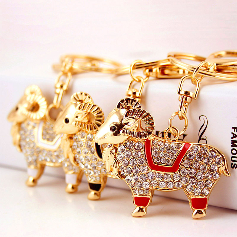 Creative cute diamond-embedded long-angle goat car keychain lamb animal metal pendant key chain gift 811