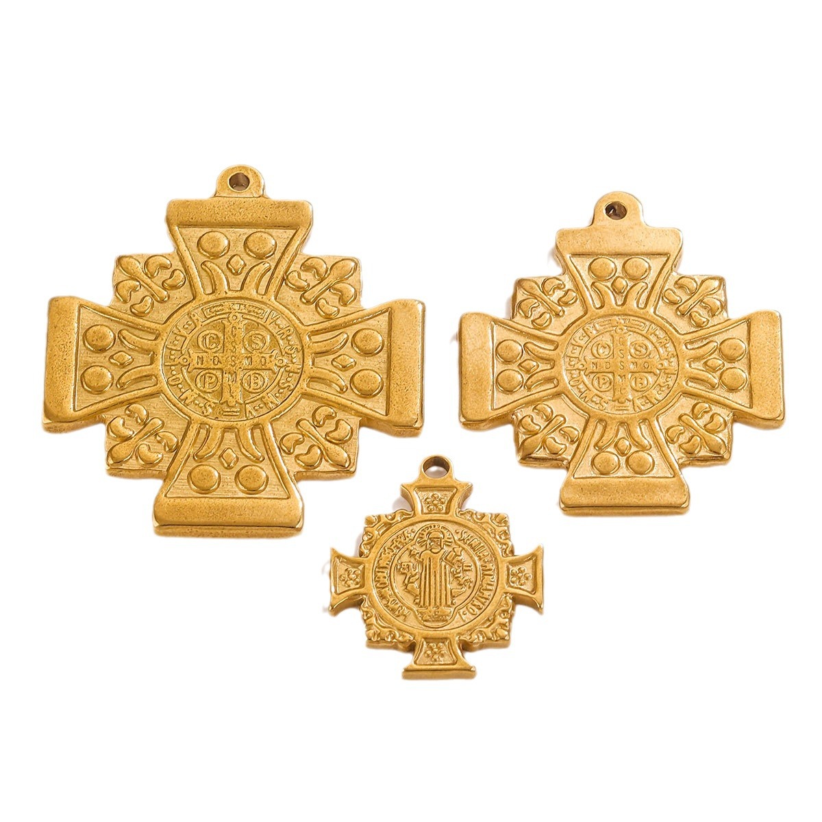 Acero inoxidable transfronterizo diseño de personalidad cruz reina colgante francesa llavero de acero de aluminio productos al por mayor inventario