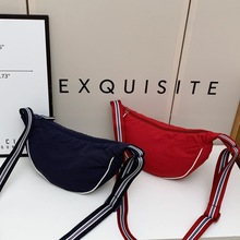 韩系休闲简约斜挎包女2025春夏新款便携手机单肩包百搭帆布饺子包