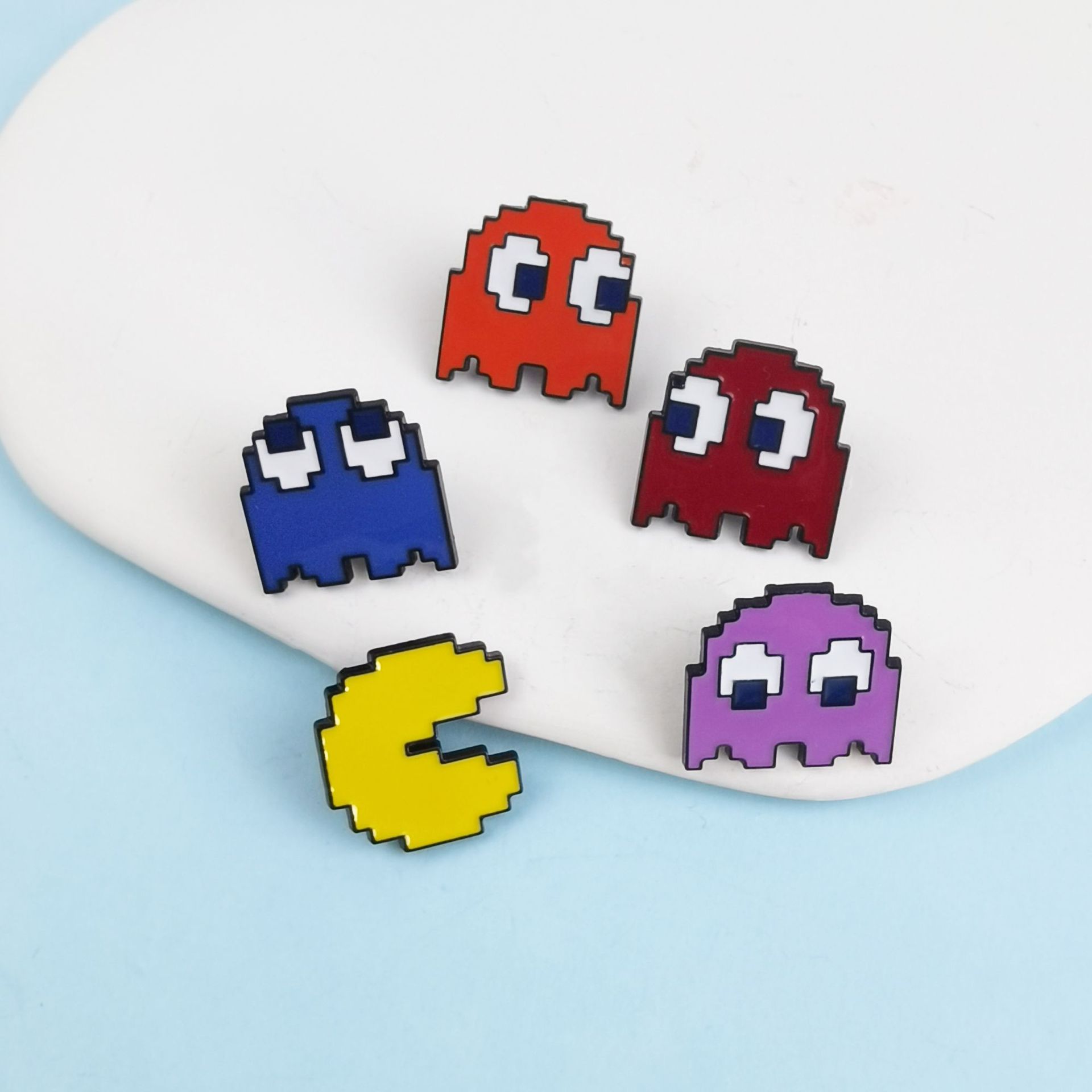 Broche de estilo amateur de dibujos animados Juego creativo de cinco colores Doudoman Alloy Drop Oil Pin Insignia Accesorios de vestir