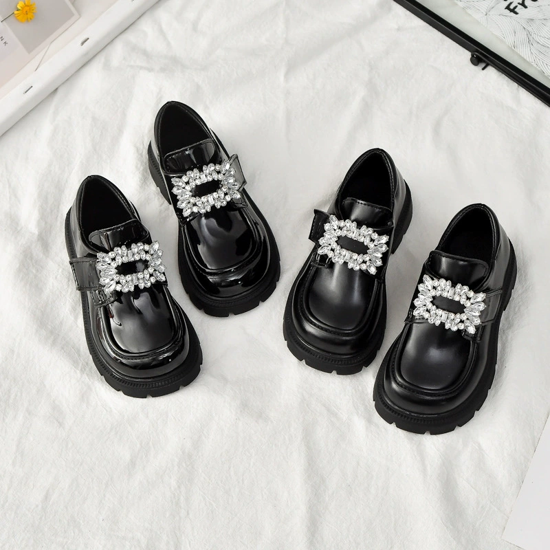 Маленькие кожаные туфли для девочек 2025 весна и осень новые детские кроссовки принцессы обувь для девочек на мягкой подошве одиночные туфли в британском стиле