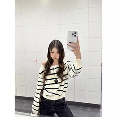 韩系一字肩条纹毛衣女秋季2025新款松弛感慵懒风软糯短宽针织上衣
