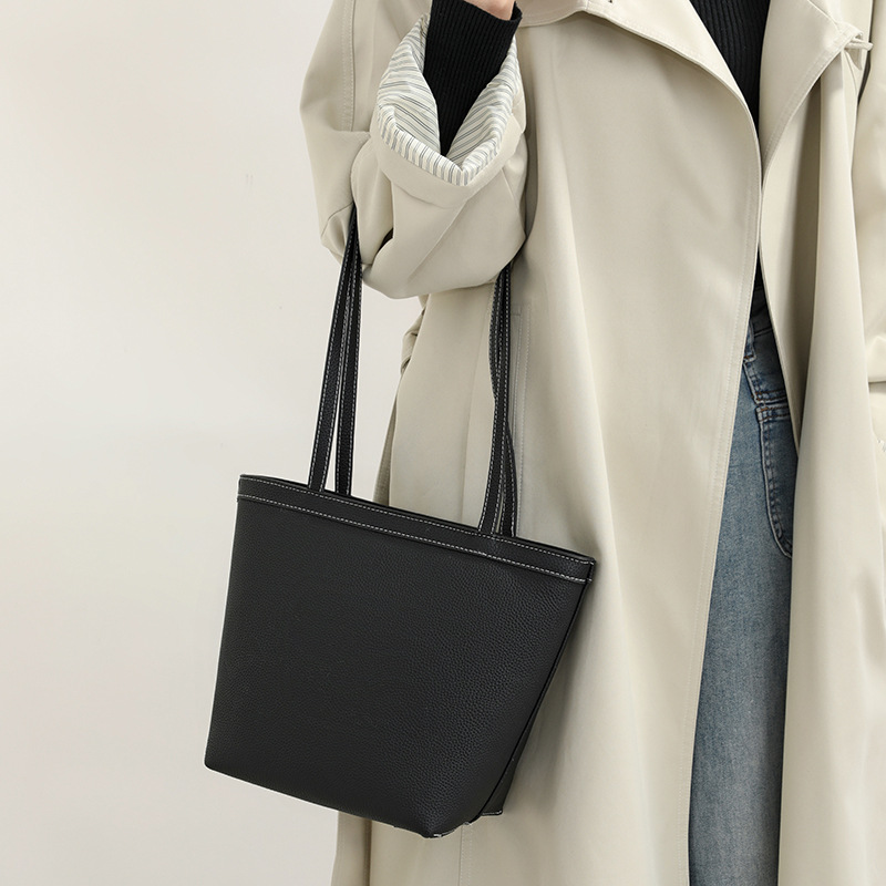 Women's 2026 New Handbag Top Grain Cowhide Leather Fashion Shoulder Bag Elegant Versatile Luxury Simple Tote Bag - Thumbnail 3