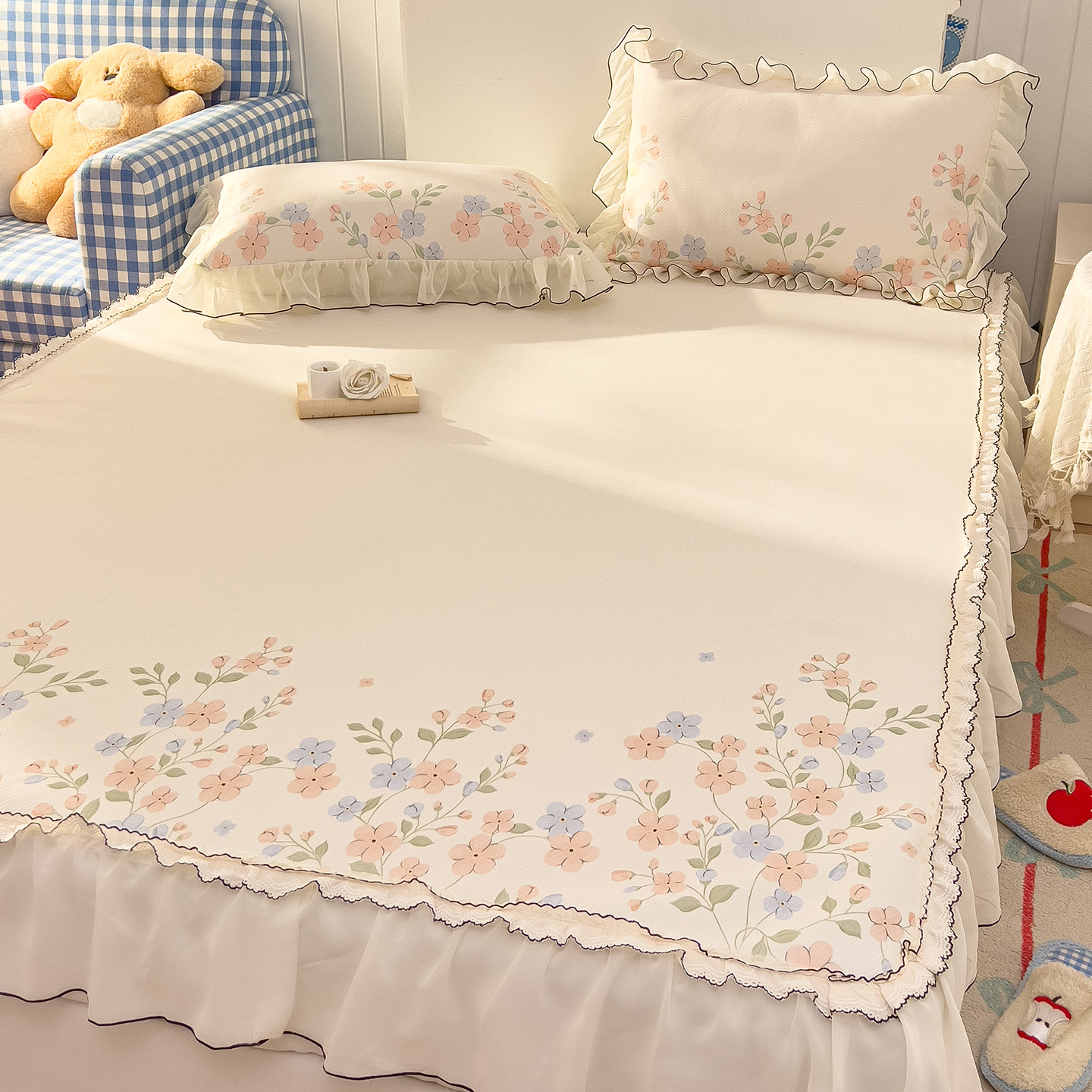A clase de verano frío frijoles cama de frijoles falda de cama de cuatro piezas set lavable princesa aire acondicionado suave alfombra de seda de hielo