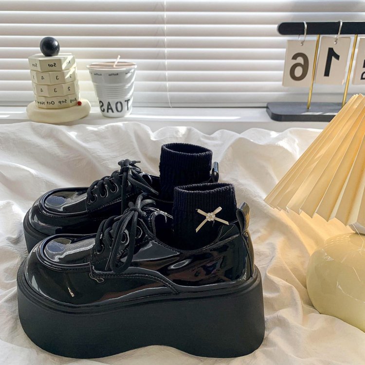 Zapatos de cuero Mary Jane de suela gruesa negra para mujer 2025 primavera nuevo estilo retro estilo británico enano le zapatos individuales