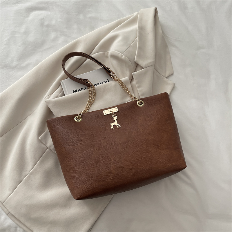 Bolsas de gran capacidad de mujeres de este año, cadenas de moda populares de hombro de alto nivel, bolsas de transporte polivalentes extranjeras