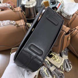 时尚女士包包实拍图片手提包单肩斜挎包女斜挎小方包设计感