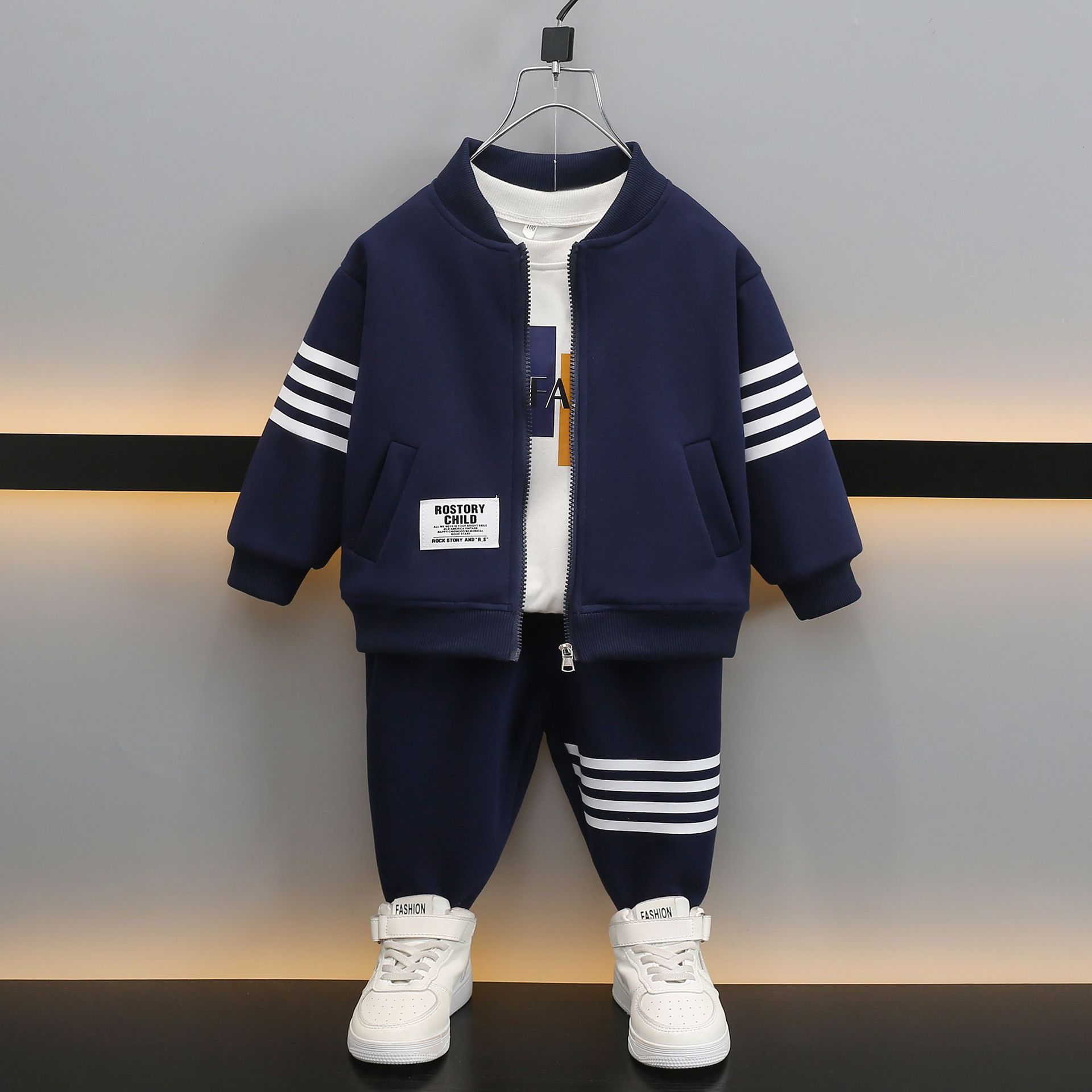 7081 traje de suéter para niños modelos de primavera y otoño 2025 nuevo estilo ropa casual para niños guapos trajes de dos piezas de primavera para niños