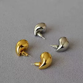 挂饰挂件;休闲裤;耳环