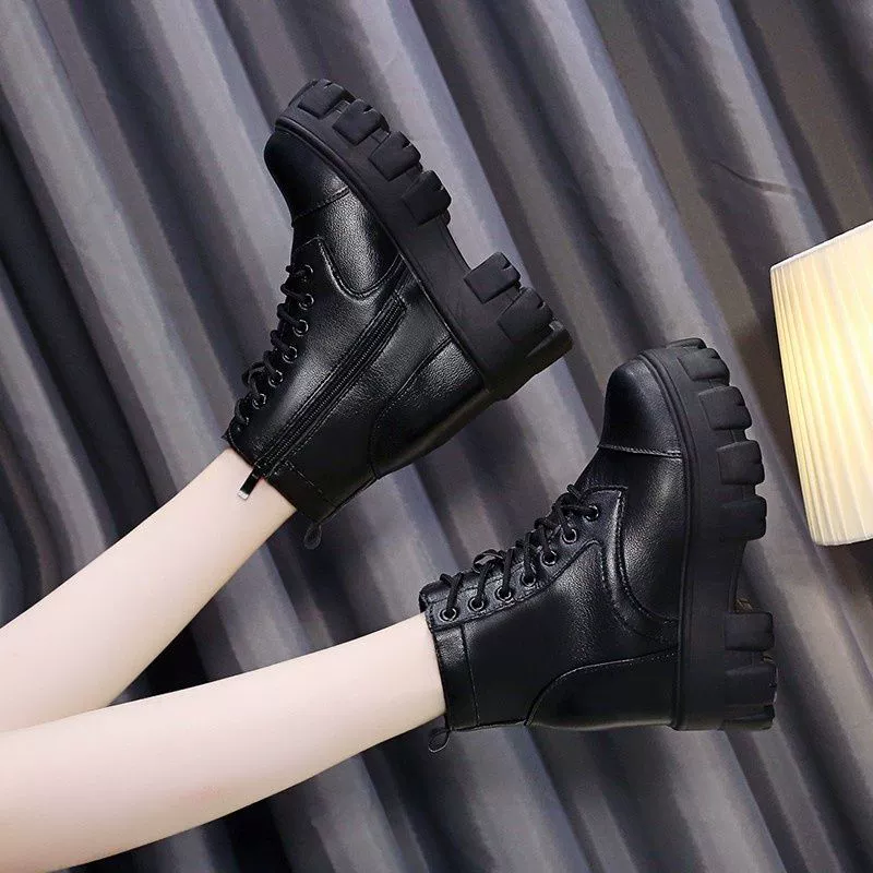 Ботинки Martins, Женская Внутренняя высота 10 см, женская обувь 2023, осенне-зимние Новые короткие сапоги в британском стиле, непромокаемые сапоги на толстой платформе, танкетка на каблуке