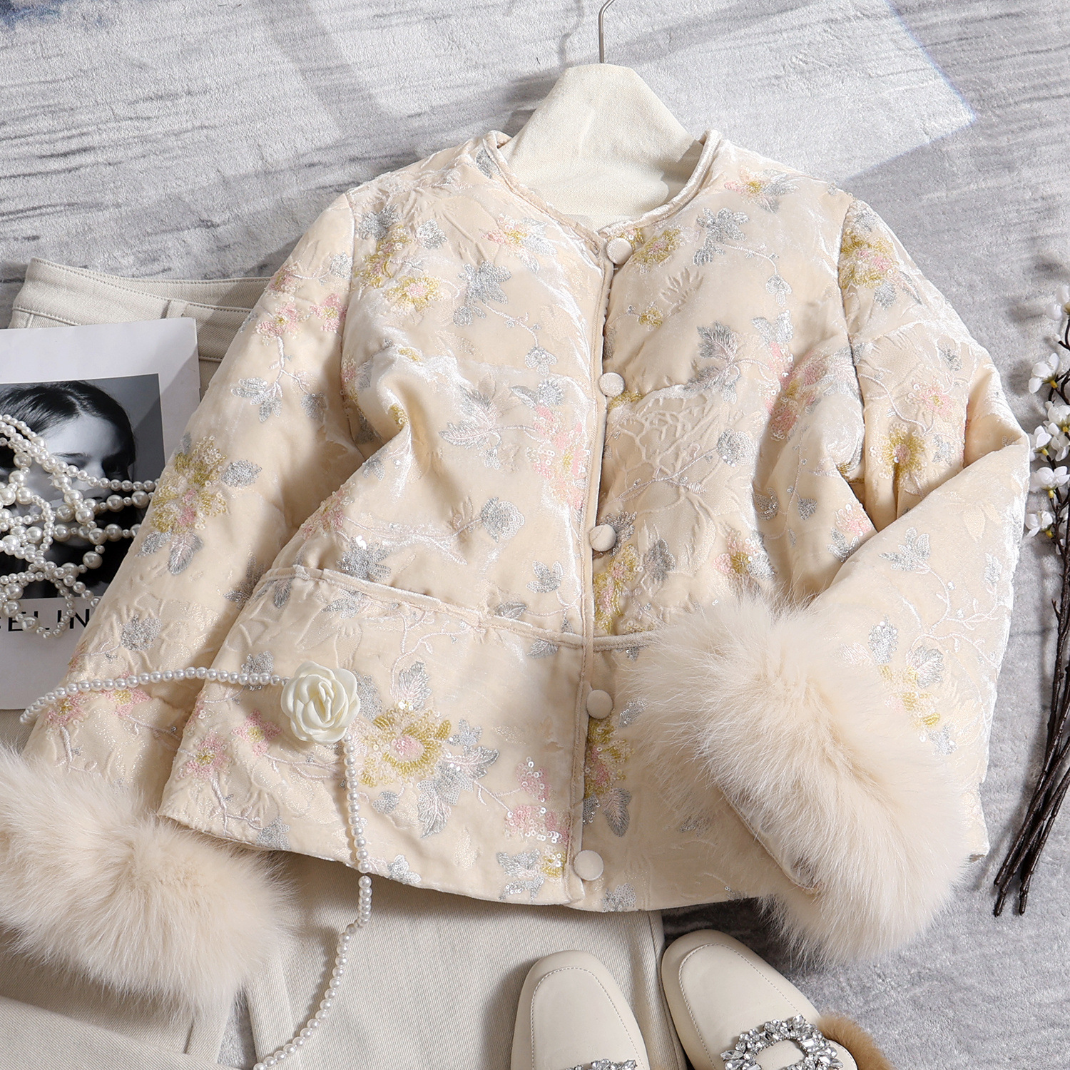 Silk Velvet White Duck down Fox Fur Embroidered Beaded down Jacket for Women New Chinoiserie Fashion Warm Jacket