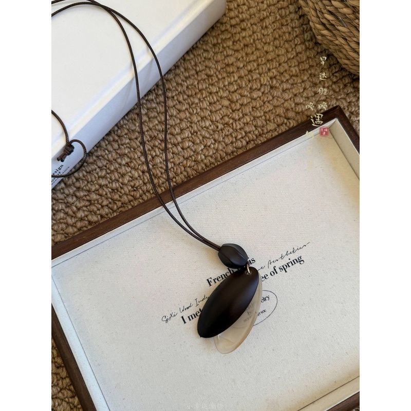 Necklace 0881