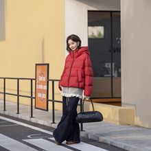 2025冬季新款90绒纯色连帽撞色时尚气质羽绒服短款保暖复古外套女