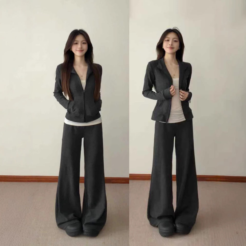 Striped Slim-Fit Jacket for Women, Early Autumn Korean-Style Sports Suit, Old Money Style Ootd Outfit, Very Stylish Casual Set Striped Slim-Fit Jacket for Women, Early Autumn Korean-Style Sports Suit, Old Money Style Ootd Outfit, Very Stylish Casual Set