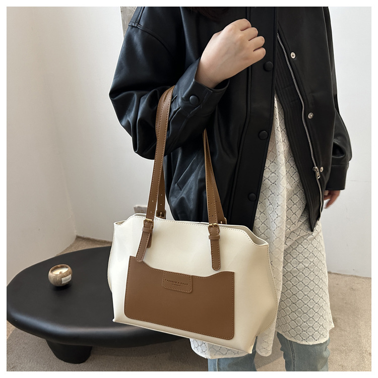 2024 New Popular Texture Large Capacity Tote Women's Trendy Fashion Leisure Student Commuter Bag_voghion.com