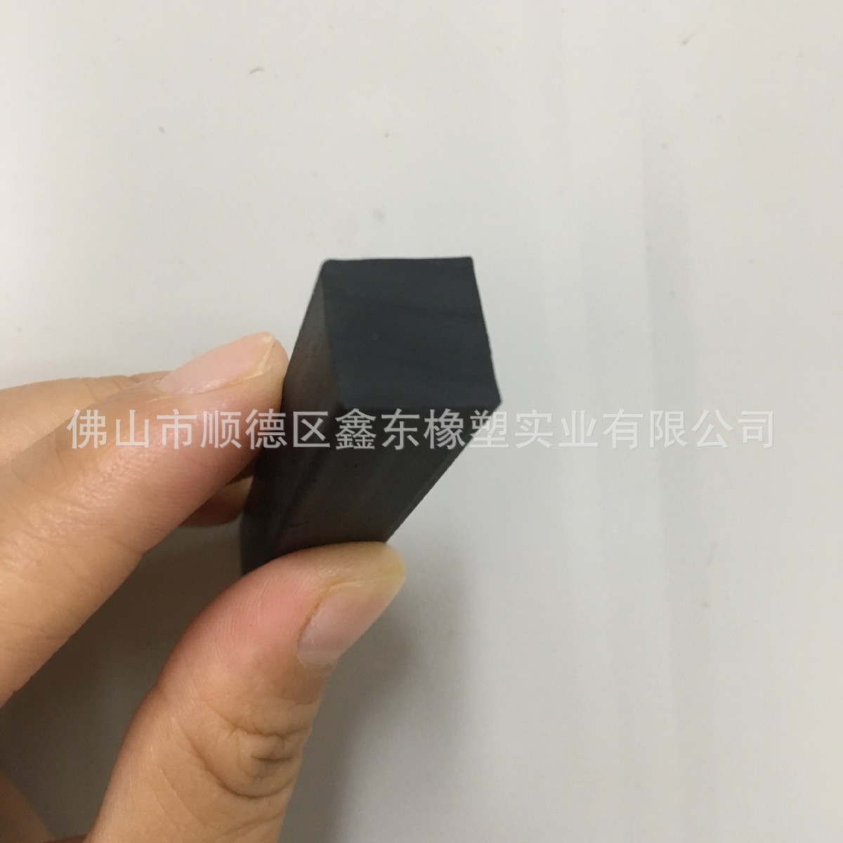 供应三元乙丙实心橡胶圆条 方条 异型胶条 橡胶密封条 发泡密封条